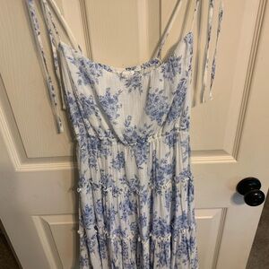 Blu Pepper White and Blue Floral Midi Dress